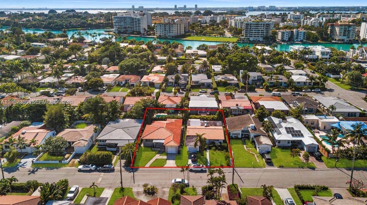 9348/9356 Byron Ave , Surfside, FL 33154 Photo
