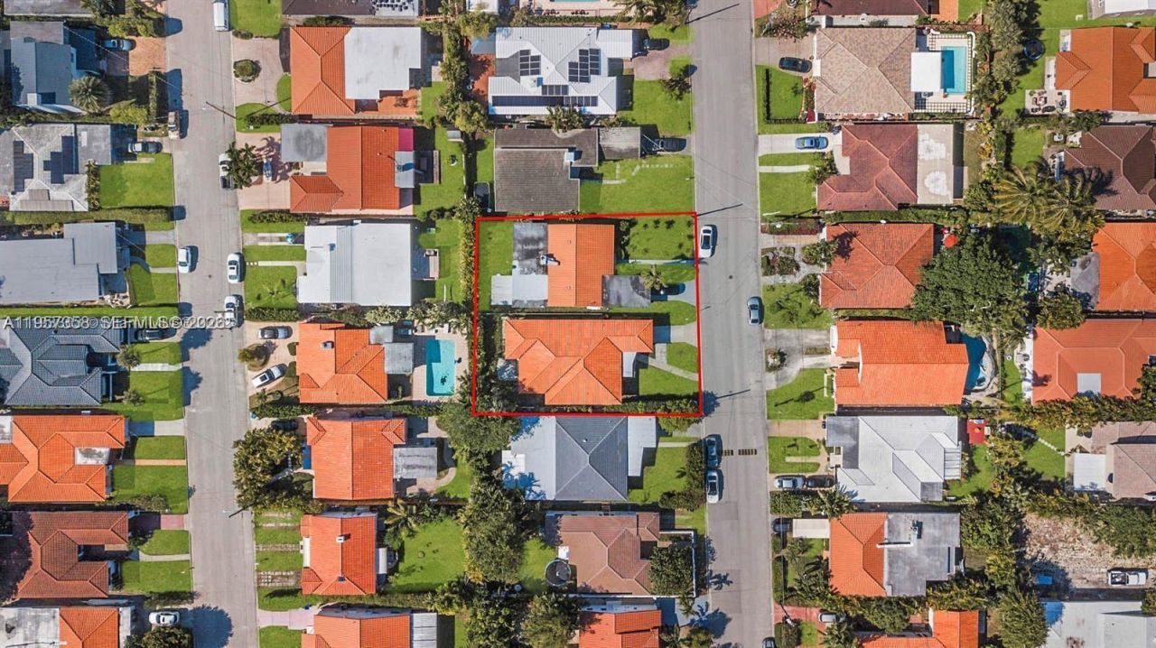 9348/9356 Byron Ave , Surfside, FL 33154 Photo