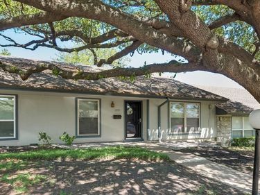 13737 Flagstone Lane, Dallas, TX 75240