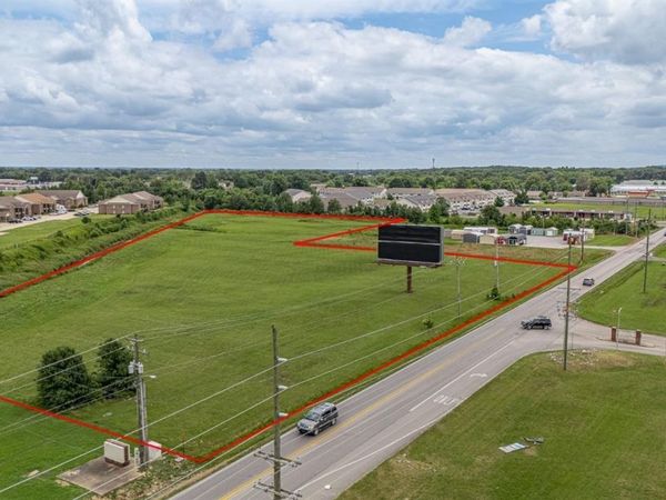 111 S Caraway, Jonesboro, AR 72404