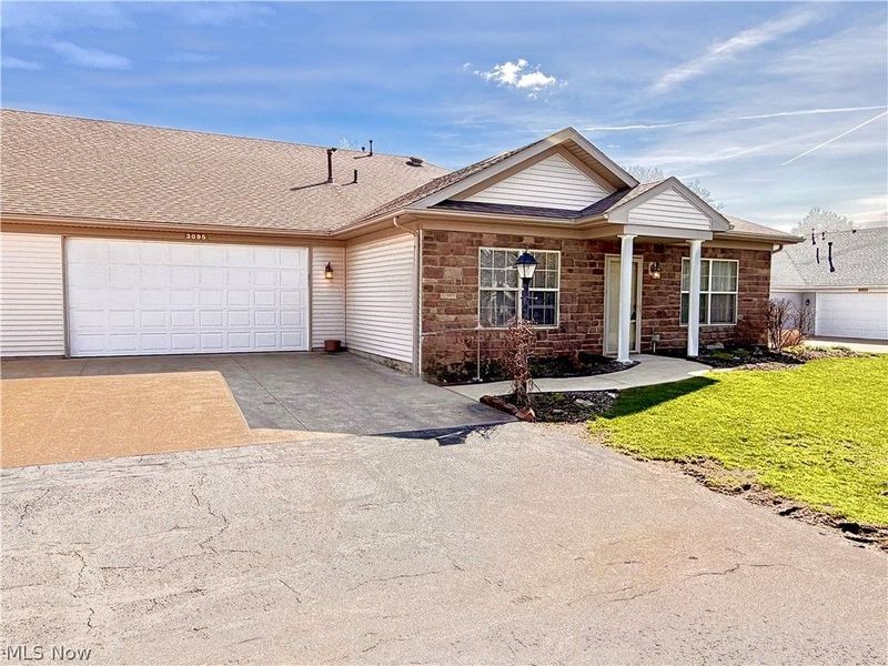 3095 Whitewood Street NW, North Canton, OH 44720 Photo 2