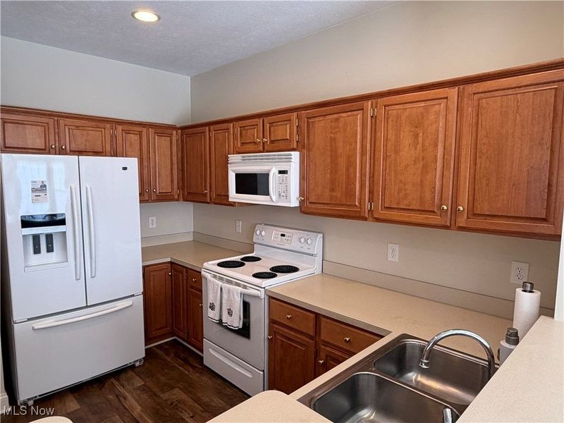 3095 Whitewood Street NW, North Canton, OH 44720 Photo 9