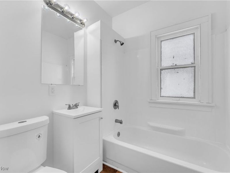 11909 Parkhill Avenue, Cleveland, OH 44120 Photo 12