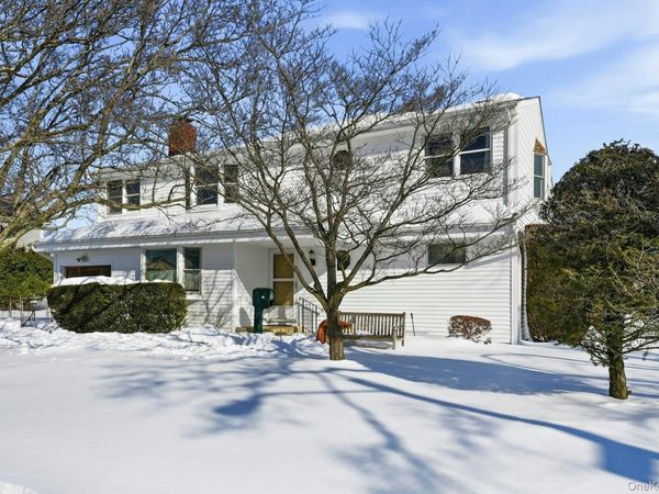 111 King Street, Hicksville, NY 11801