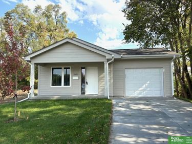 2403 John A Creighton Boulevard , Omaha, NE 68111