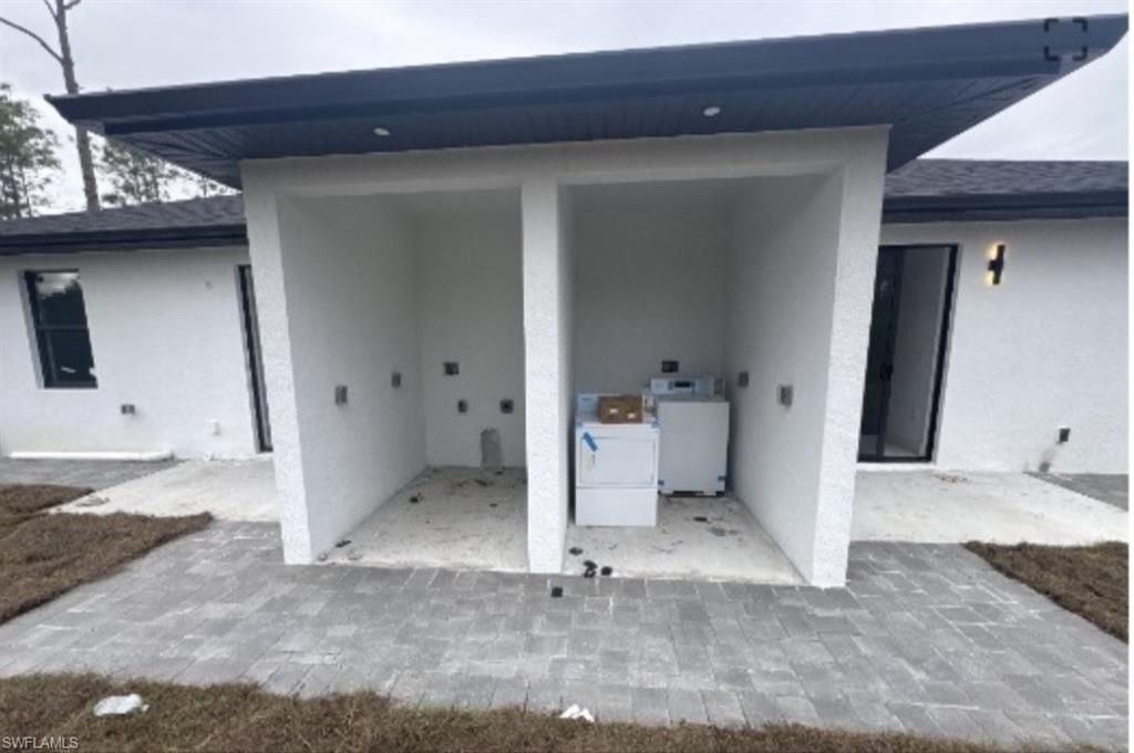 321/323 Urbana St, Lehigh Acres, FL 33972 Photo