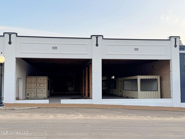123 W Main Street, Carthage, MS 39051