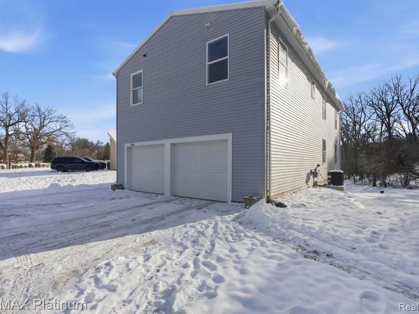 2424 Fisher Road, Howell Twp, MI 48855