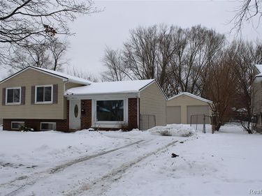 28510 Halecreek Street, Romulus, MI 48174