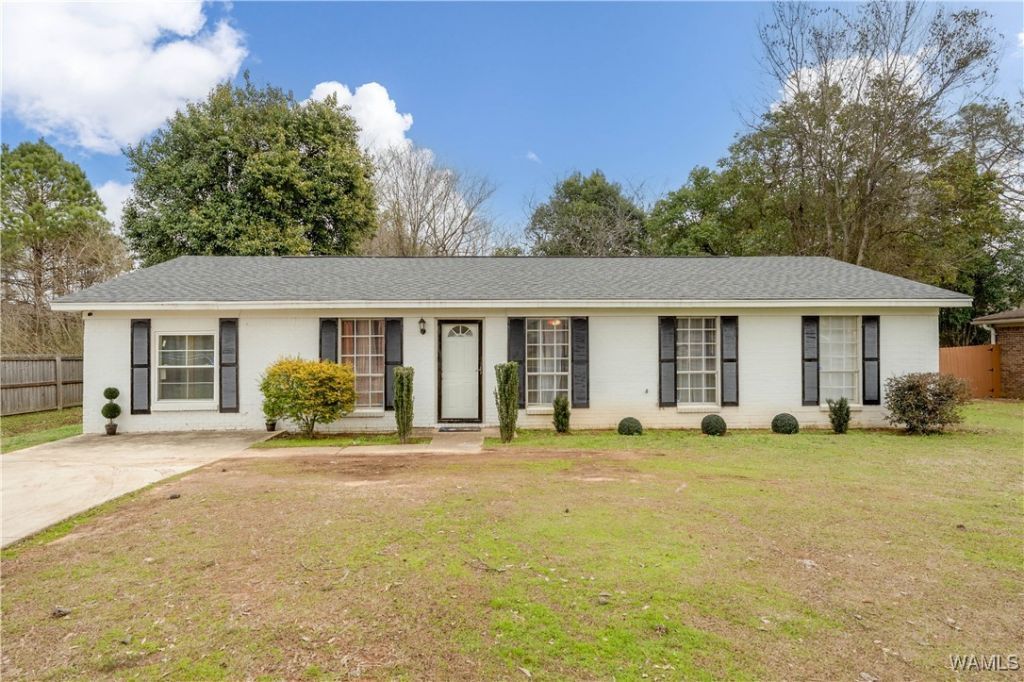 2803 Deerfield Lane, Northport, AL 35473 Main Photo