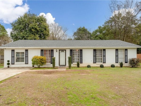 2803 Deerfield Lane, Northport, AL 35473