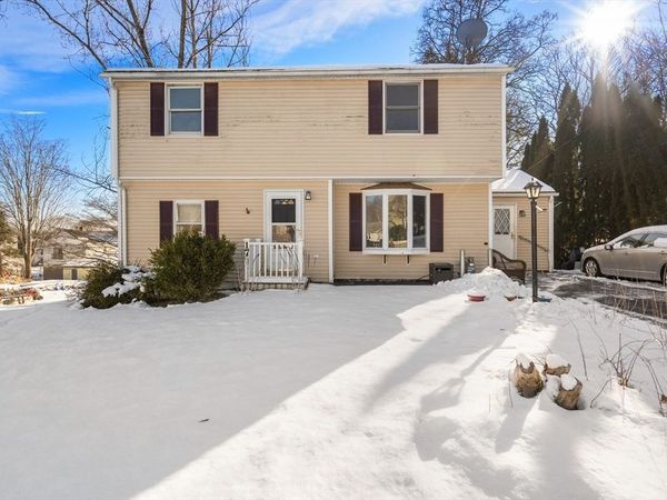 17 Lincoln Ave, Millbury, MA 01527