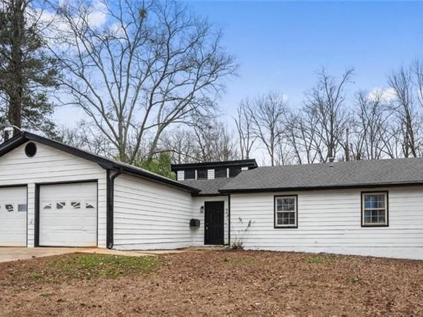 2814 Woodhollow Lane, Jonesboro, GA 30236