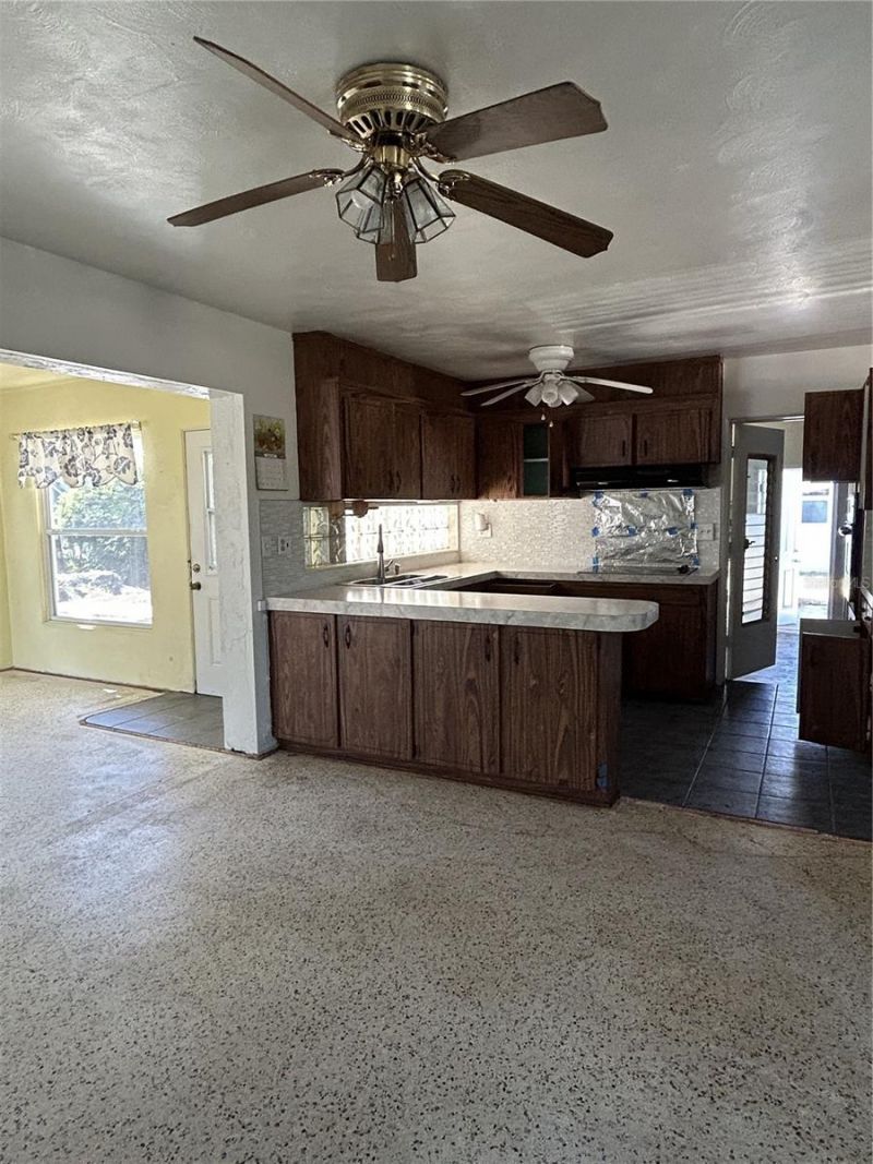 6116 52nd Avenue N, Kenneth City, FL 33709 Photo