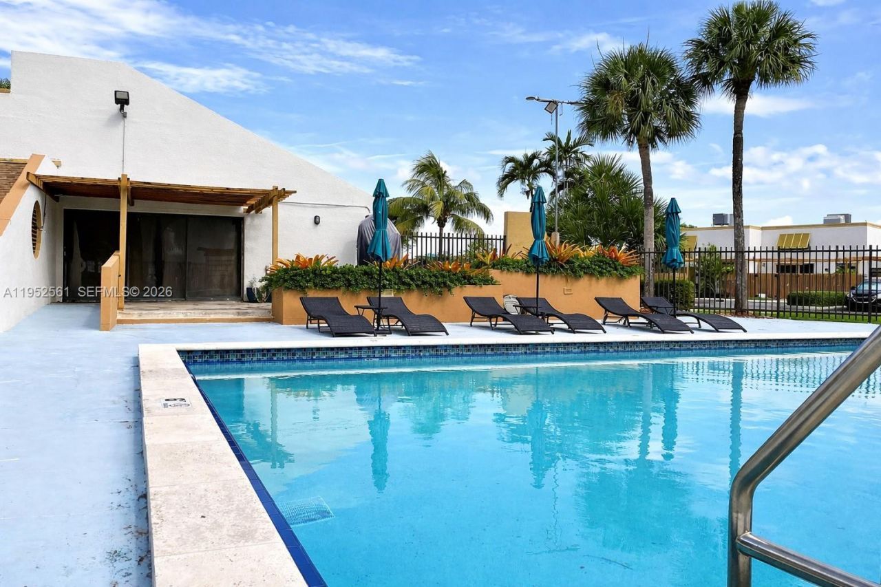 1703 SW 131st Place Cir S, Miami, FL 33175 Photo