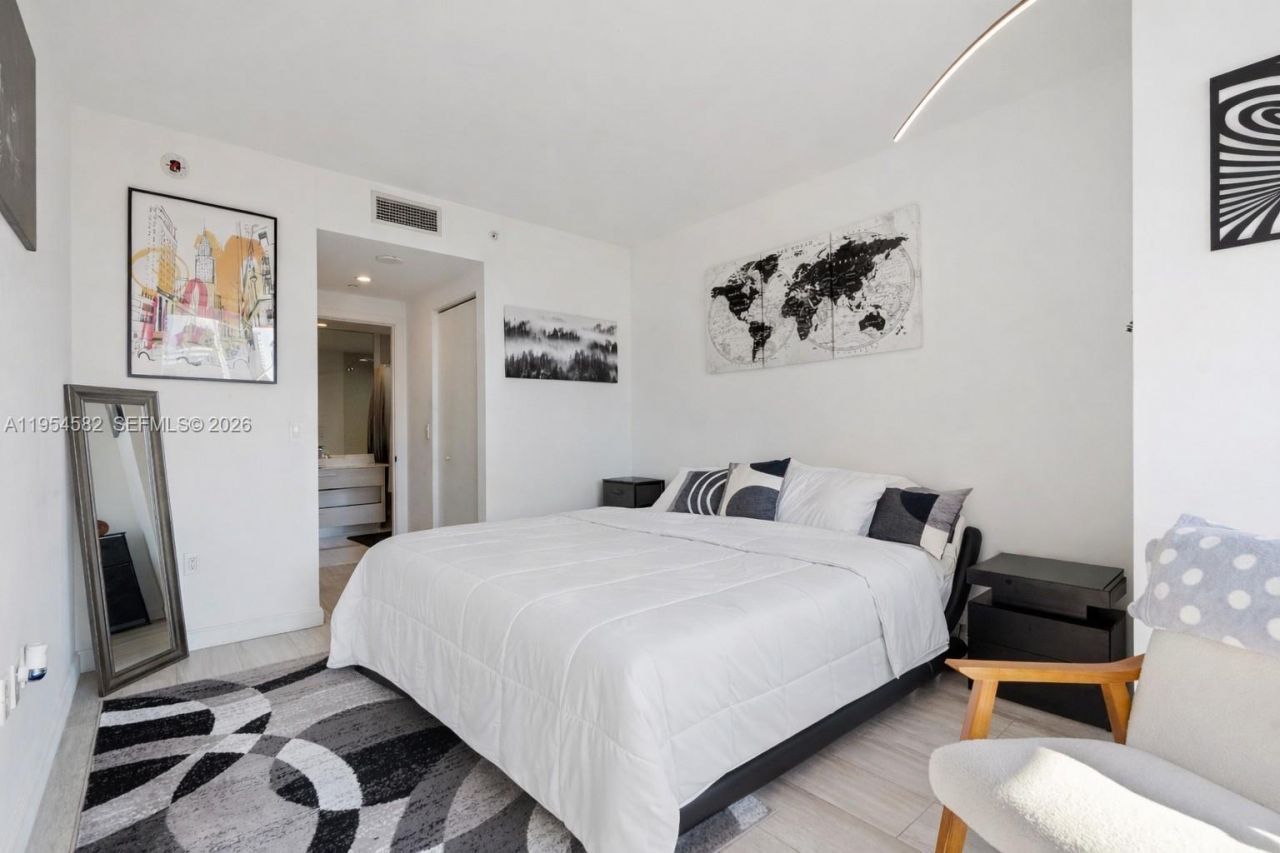 55 SW 9th St , Unit 3005, Miami, FL 33130 Photo