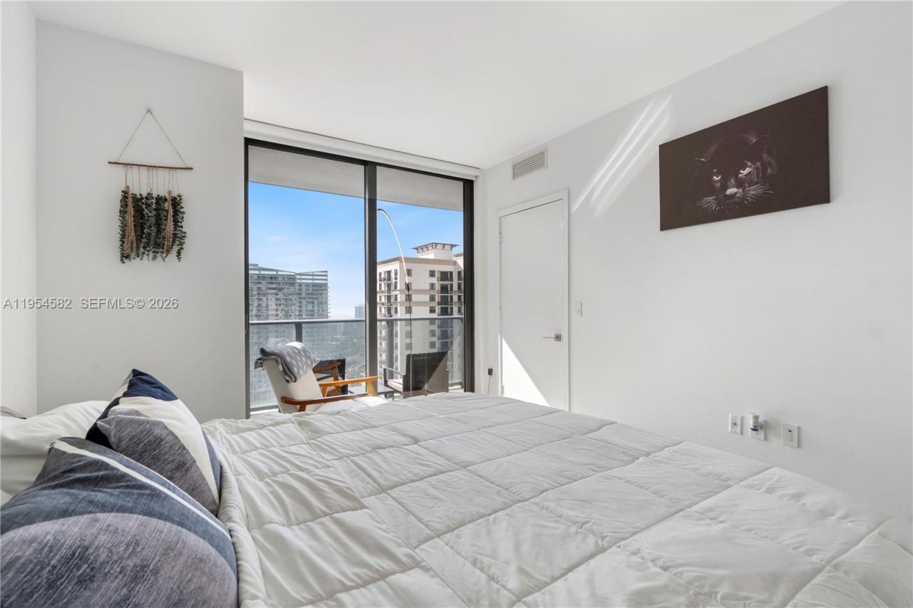 55 SW 9th St , Unit 3005, Miami, FL 33130 Photo