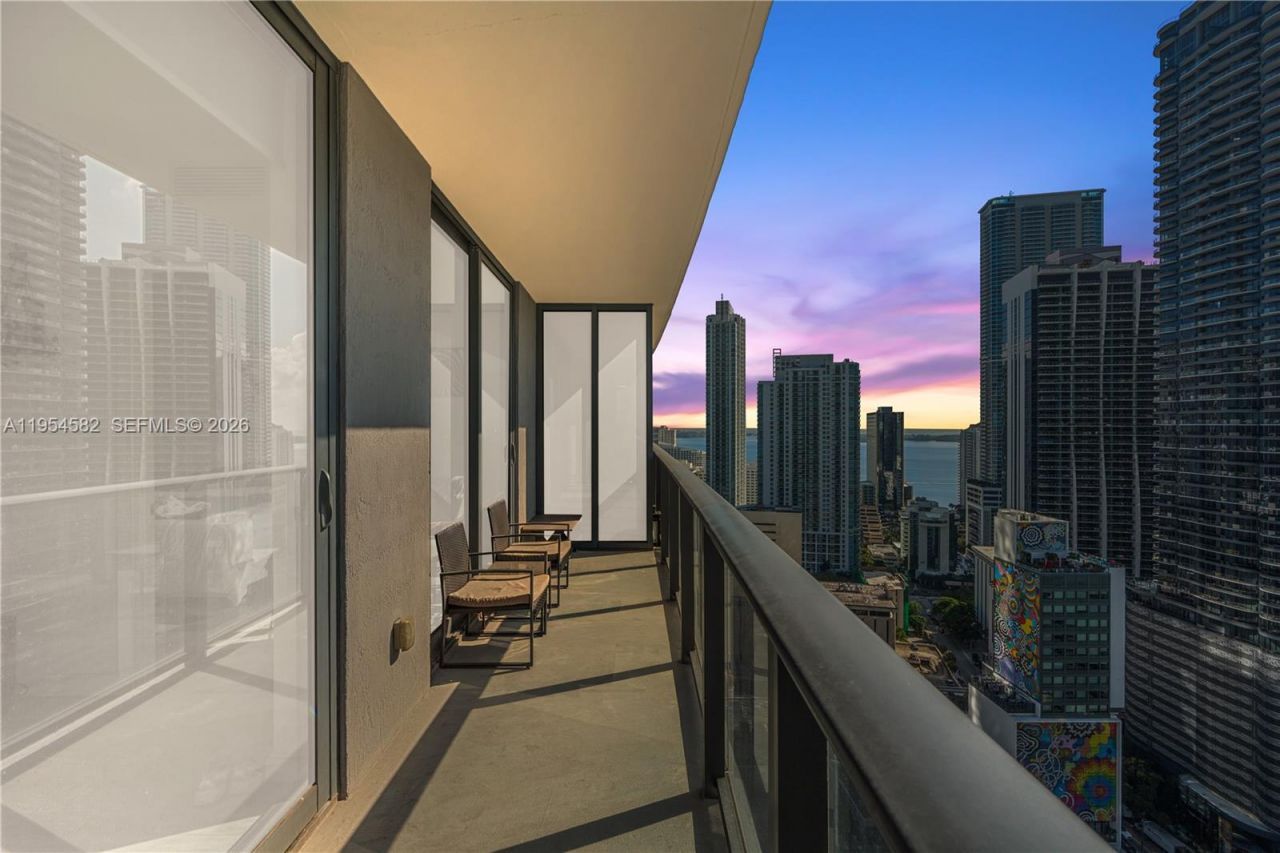 55 SW 9th St , Unit 3005, Miami, FL 33130 Photo