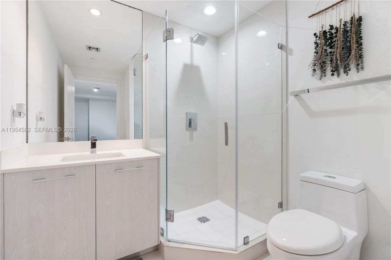 55 SW 9th St , Unit 3005, Miami, FL 33130 Photo