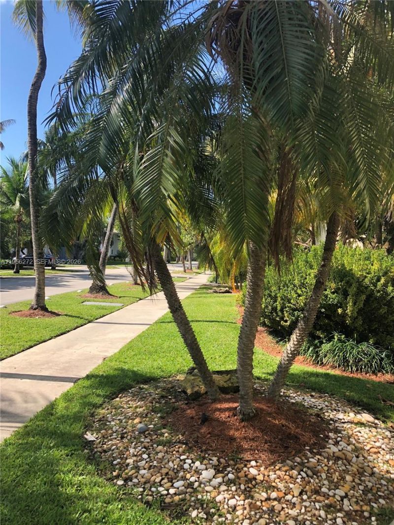 255 Sunrise Dr, Unit 305, Key Biscayne, FL 33149 Photo