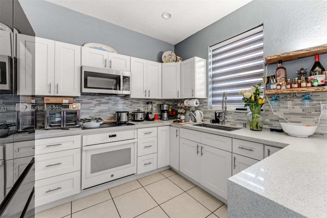 12965 SW 133rd Ter, Miami, FL 33186 Photo