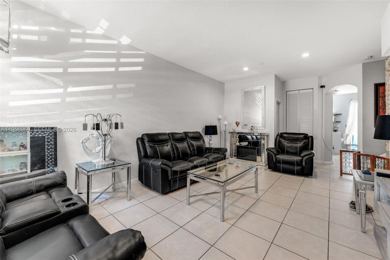 12965 SW 133rd Ter, Miami, FL 33186 Photo