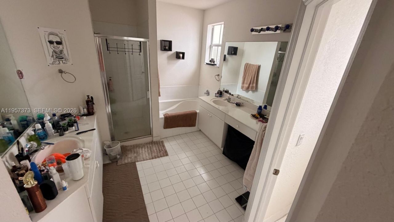 7586 NW 113th Path, Doral, FL 33178 Photo