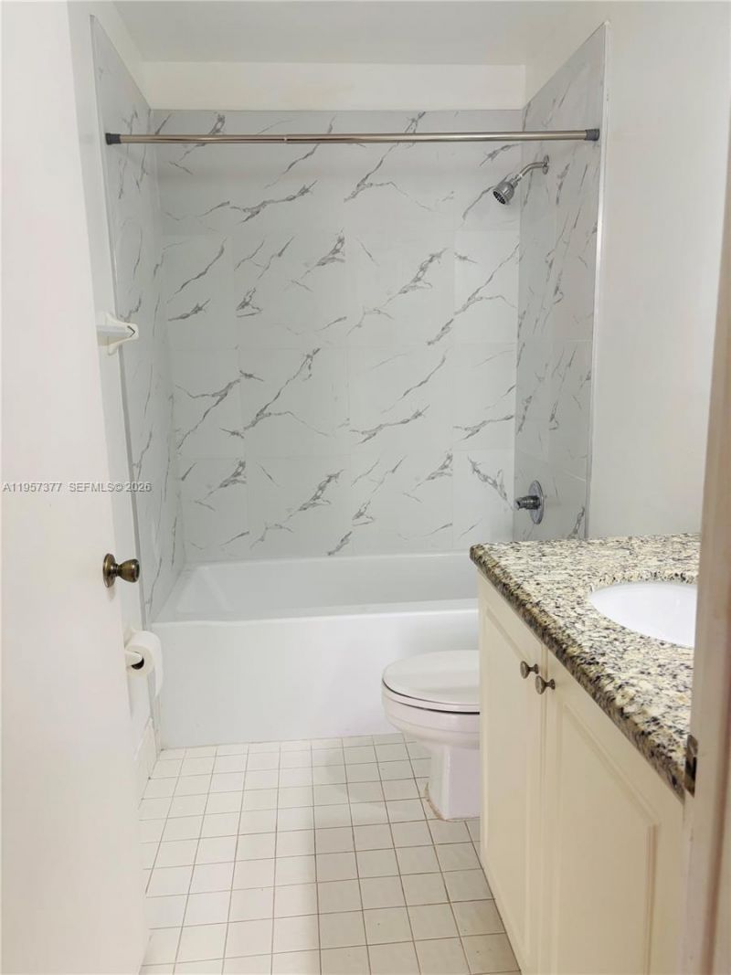 6992 NW 166th Ter, Unit 1704, Miami Lakes, FL 33014 Photo