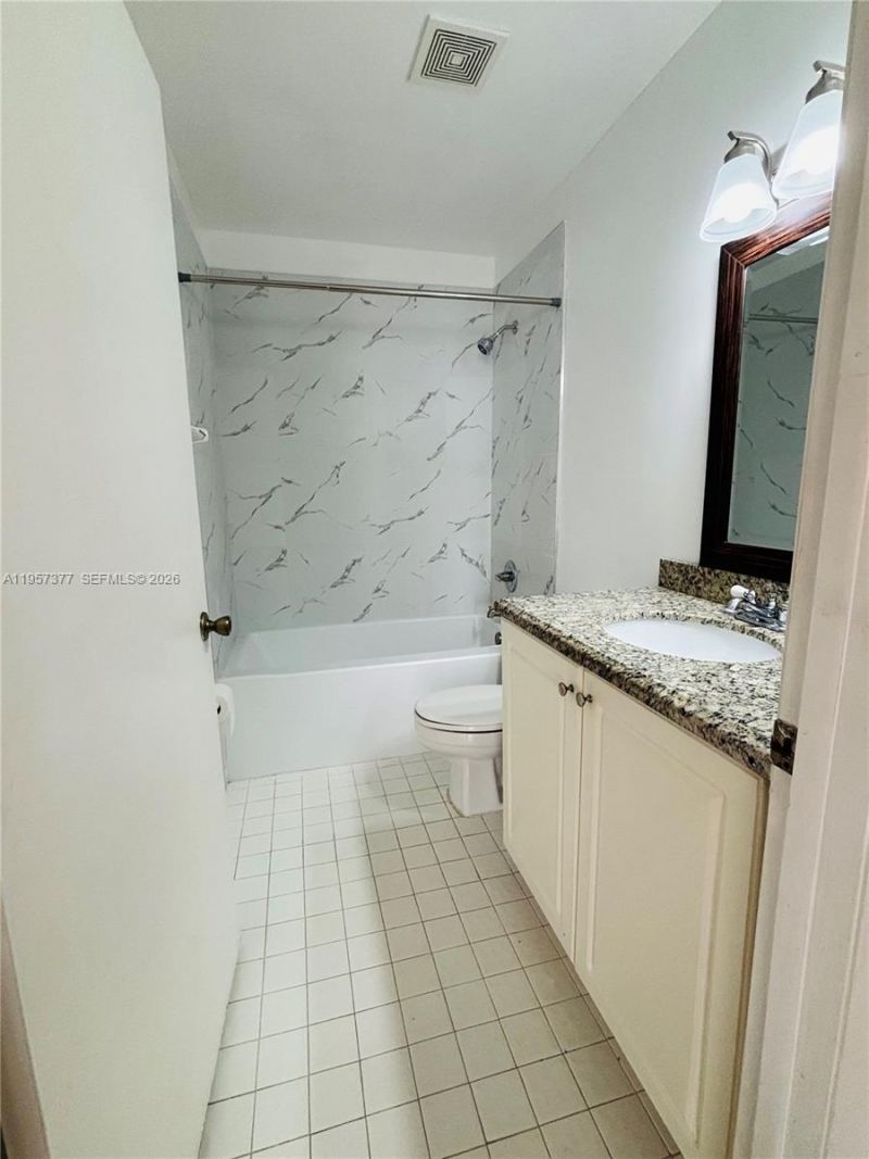 6992 NW 166th Ter, Unit 1704, Miami Lakes, FL 33014 Photo