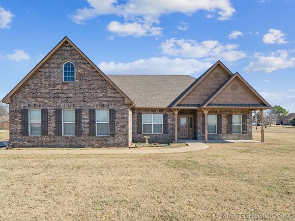 3823 Oakwood Drive, Pryor, OK 74361