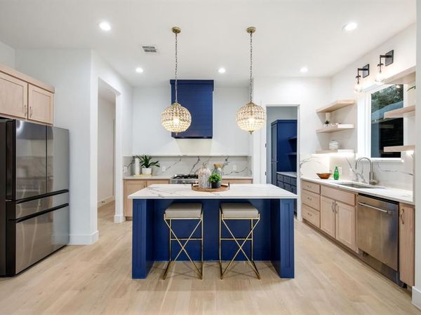 807 S Glasgow Drive, Dallas, TX 75223