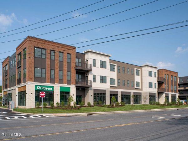 580 Columbia Turnpike, Unit 302, East Greenbush, NY 12061