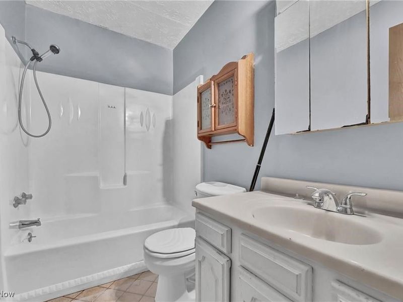 4298 S Main Street, Akron, OH 44319 Photo 14