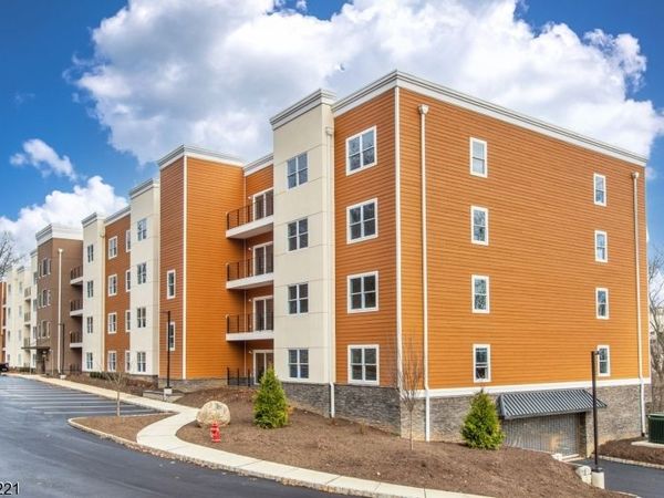 717 Preakness Ave, Totowa, NJ 07502