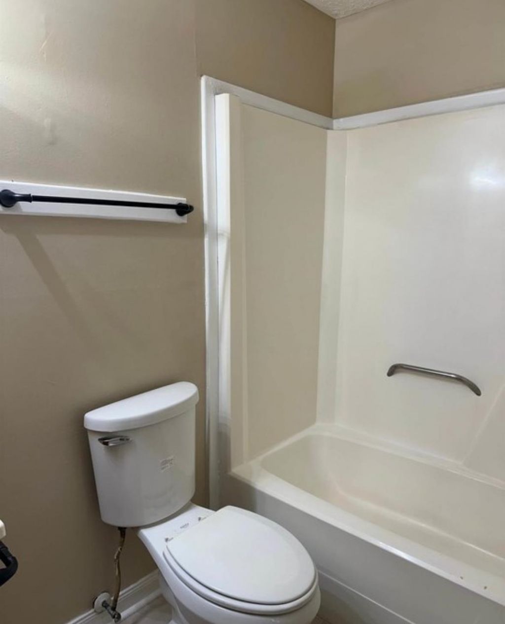 615 Carter Ln.  Photo 10