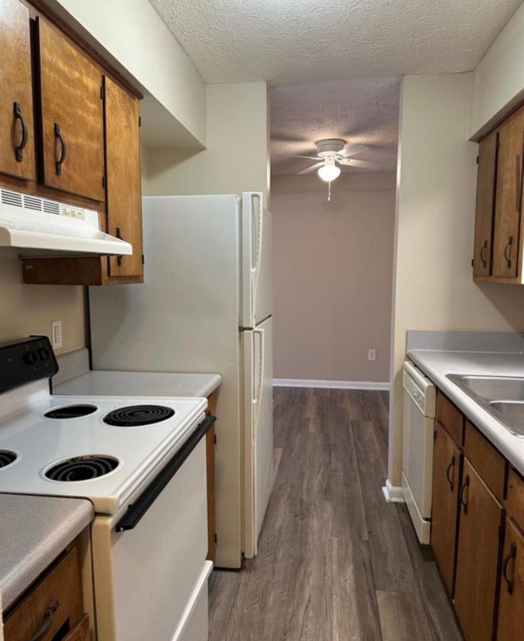 615 Carter Ln.  Photo 11