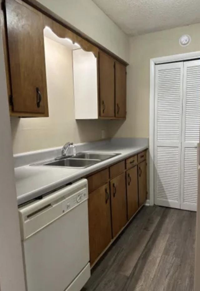 615 Carter Ln.  Photo 4