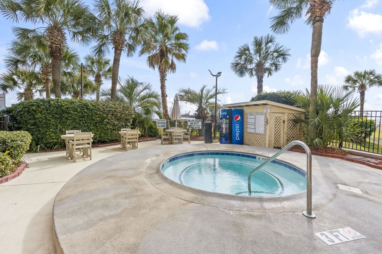 2406 N Ocean Blvd. Photo 19