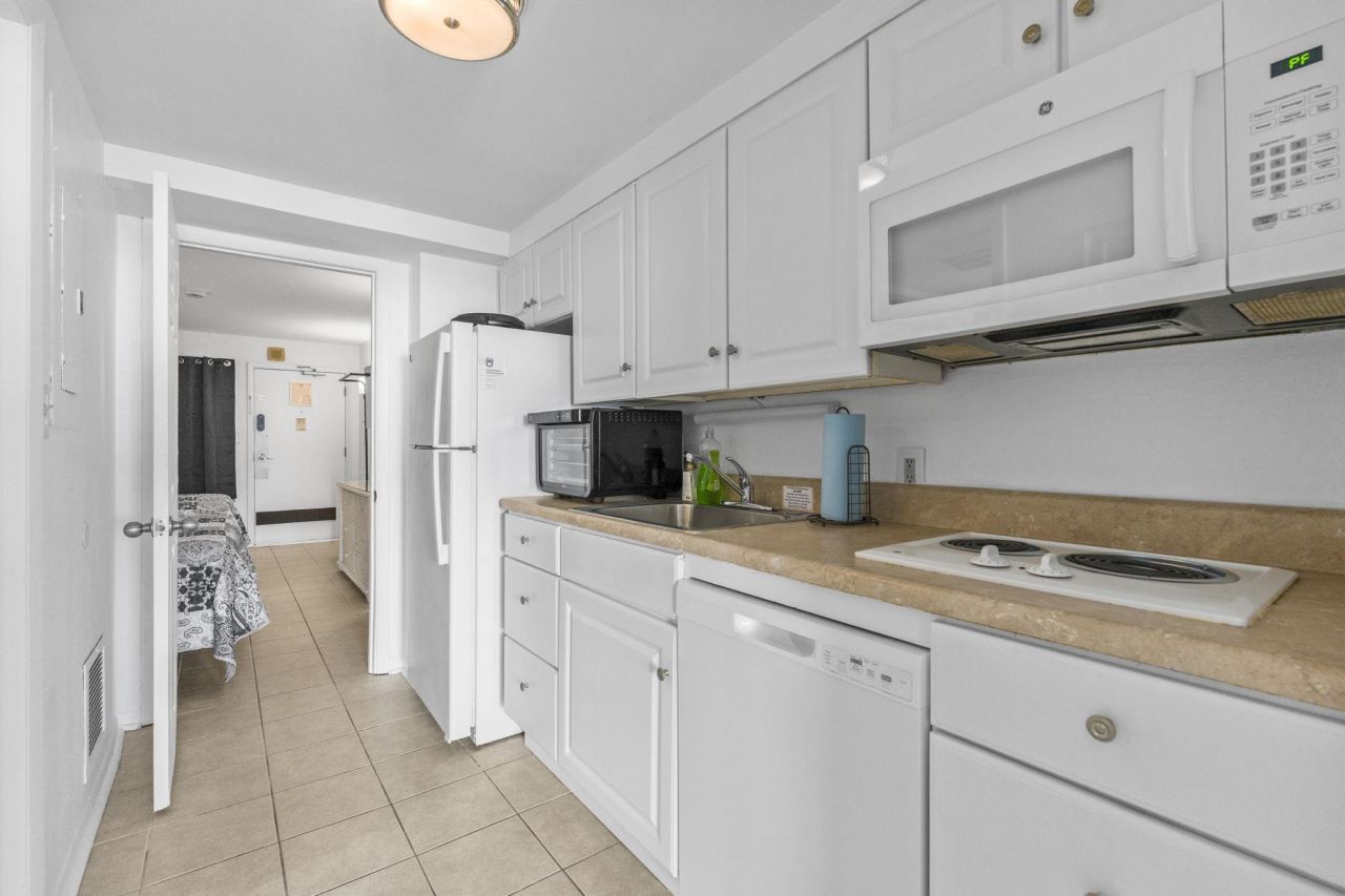 2406 N Ocean Blvd. Photo 5