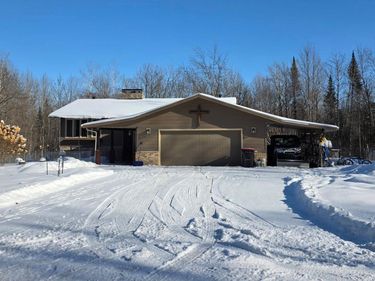37214 WOODLAND DR, Cohasset, MN 55721