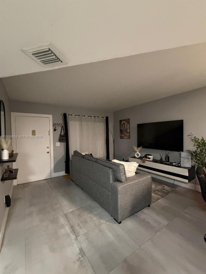 15354 SW 72nd St, Unit 31-11, Miami, FL 33193 Photo