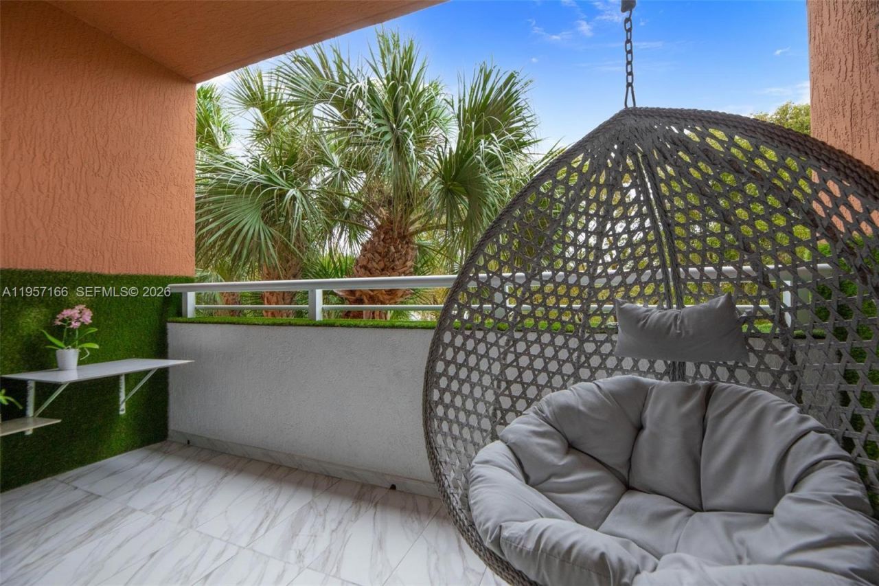 2775 NE 187th St , Unit 215, Aventura, FL 33180 Photo