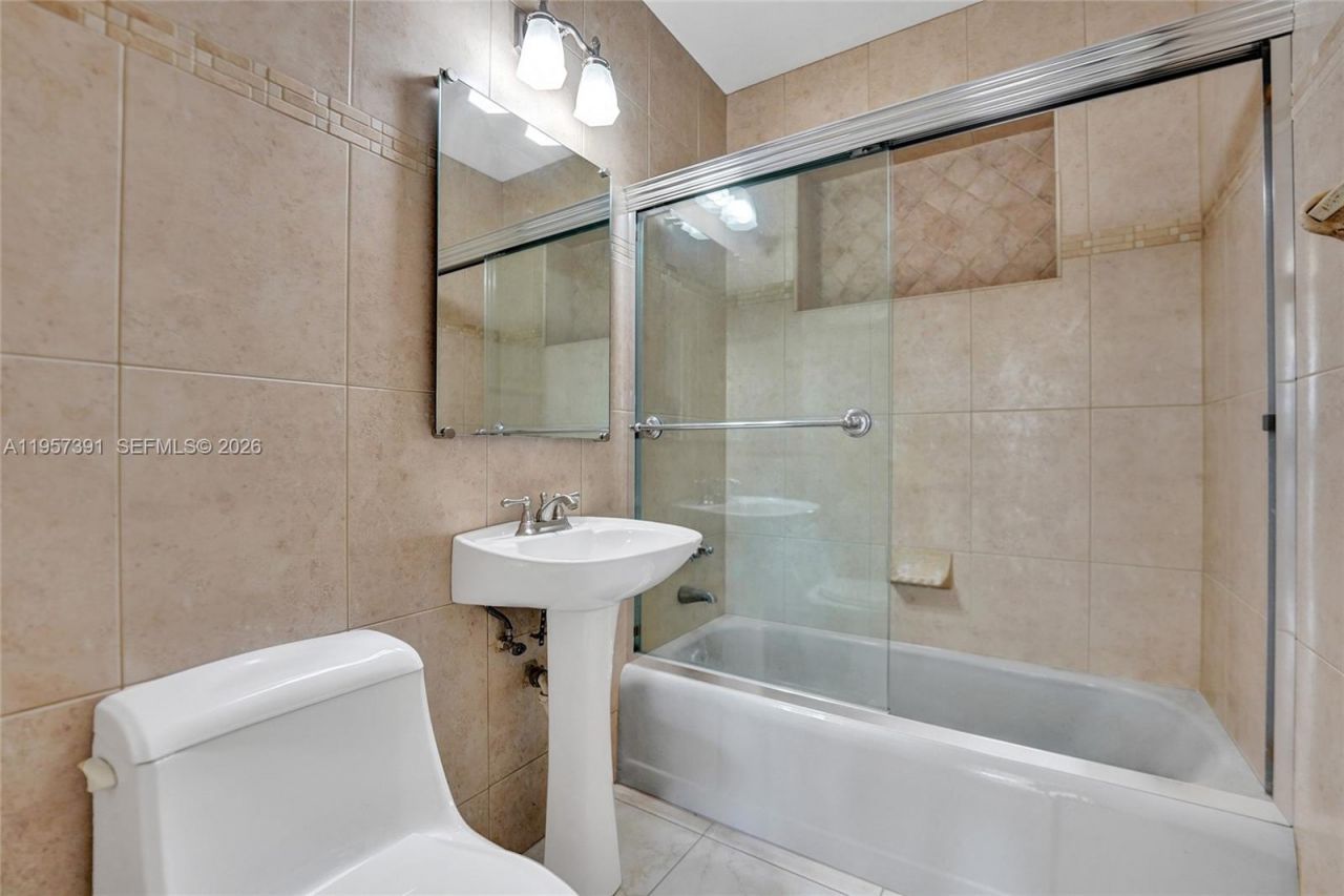 1121 Guava Isle, Fort Lauderdale, FL 33315 Photo