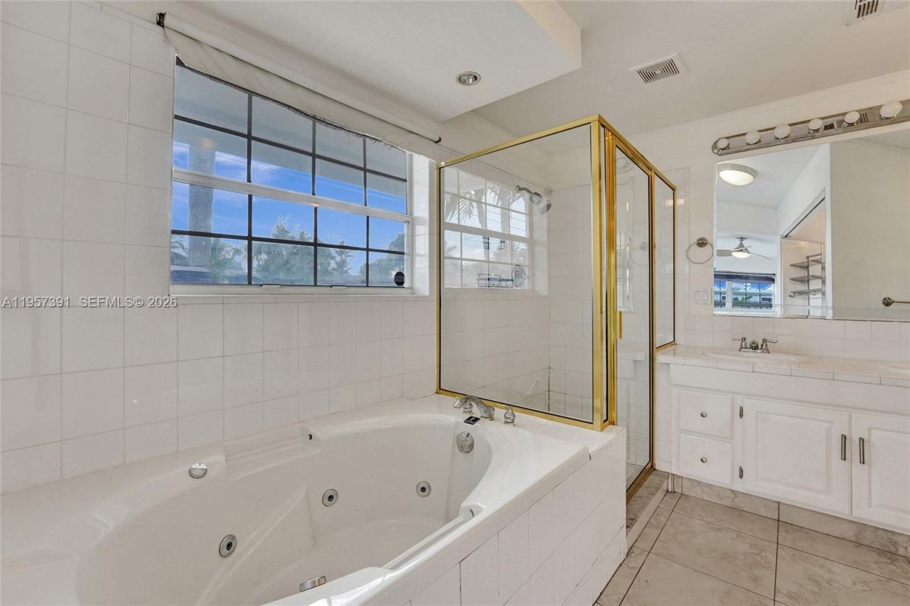 1121 Guava Isle, Fort Lauderdale, FL 33315 Photo