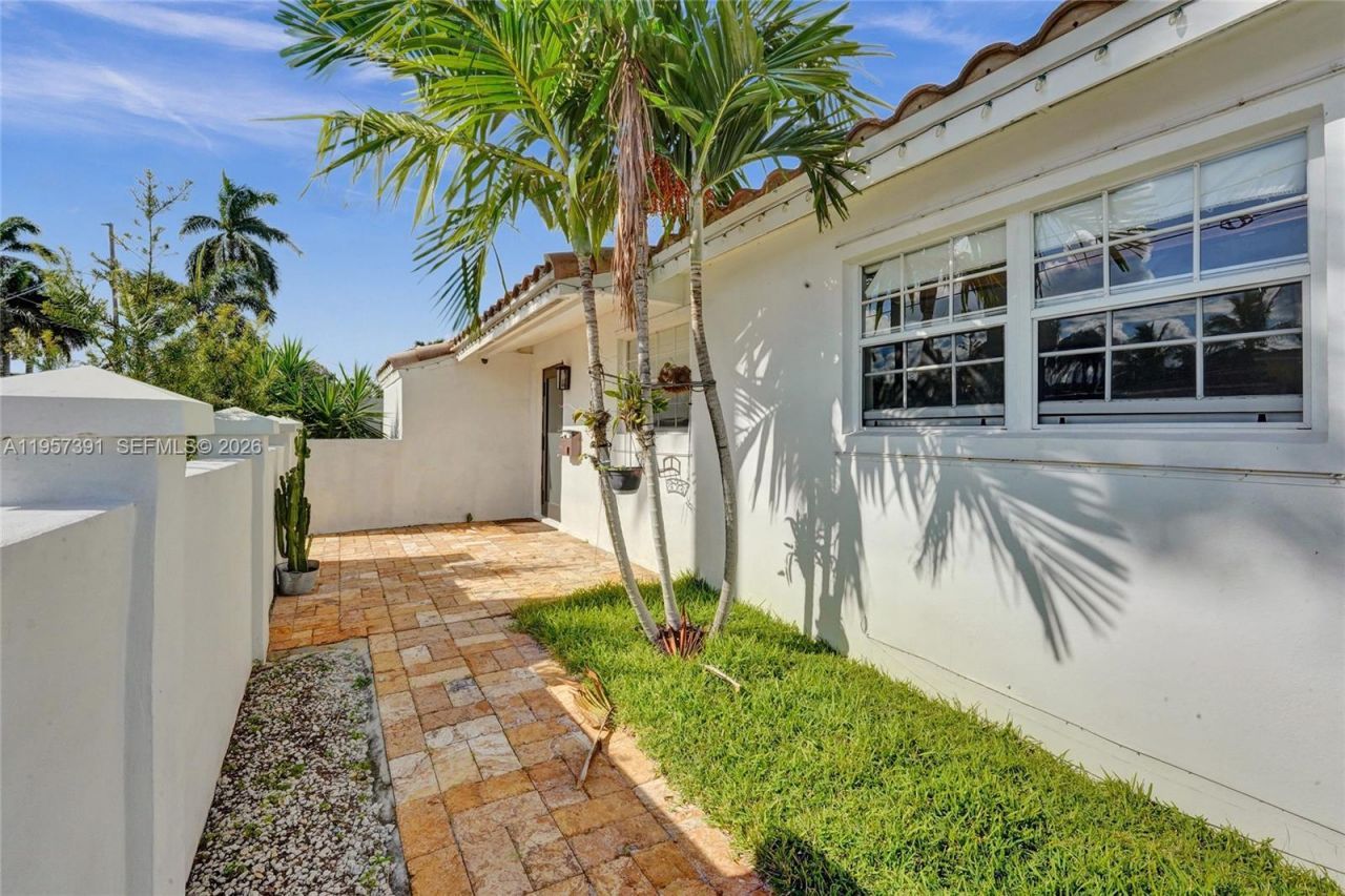 1121 Guava Isle, Fort Lauderdale, FL 33315 Photo