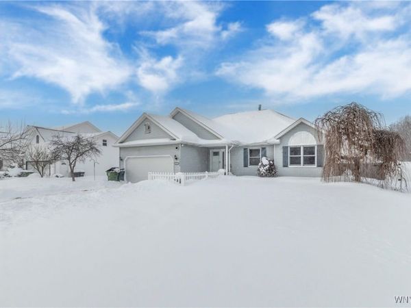 7054 Brian Lane, Niagara Falls, NY 14304