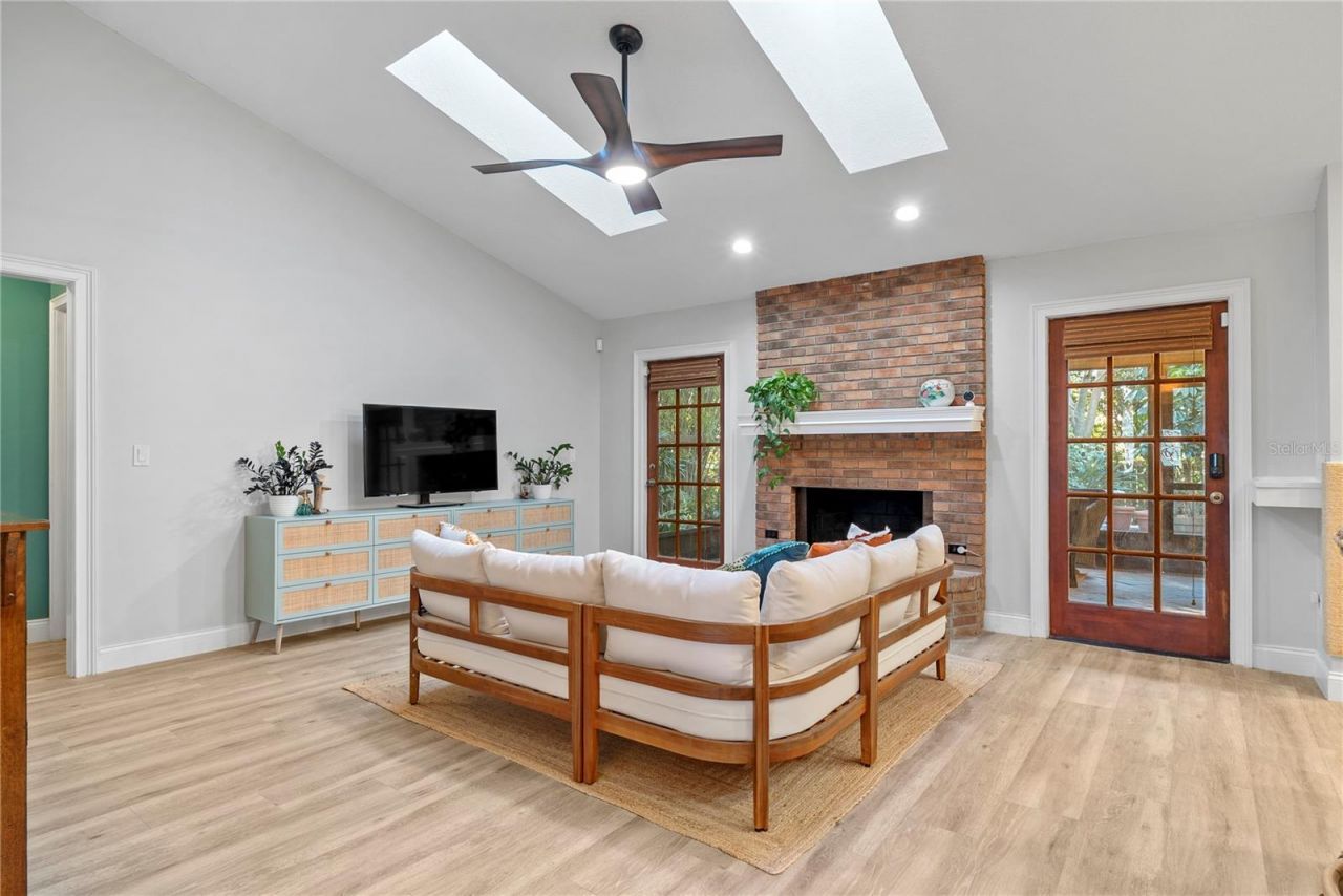 1113 Climbing Rose Drive, Orlando, FL 32818 Photo