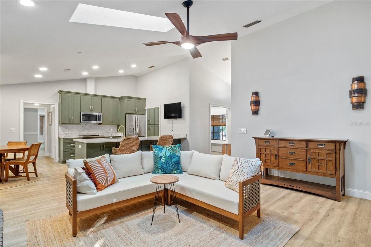 1113 Climbing Rose Drive, Orlando, FL 32818 Photo