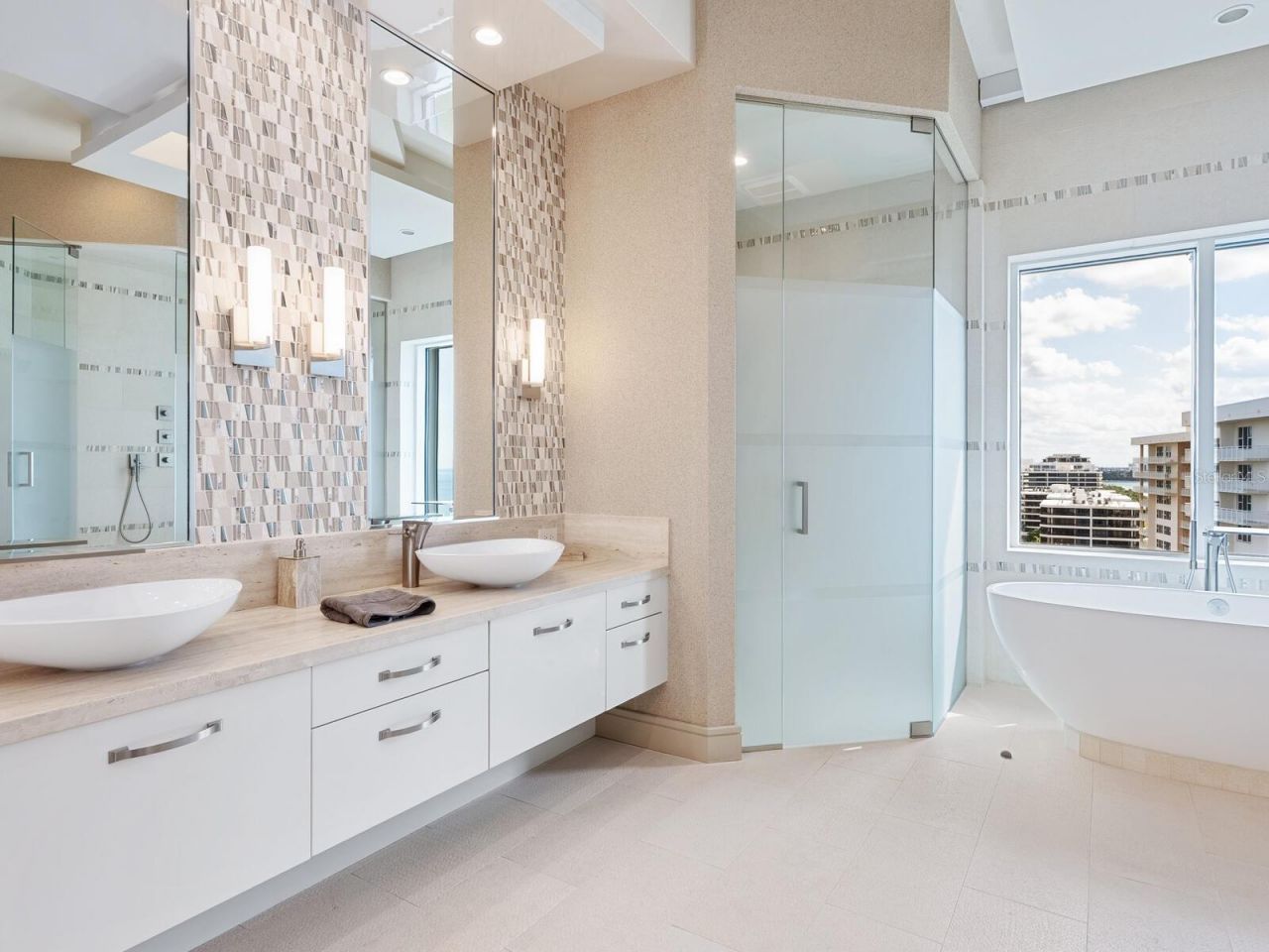 655 Longboat Club Road, Unit 1PH, Longboat Key, FL 34228 Photo