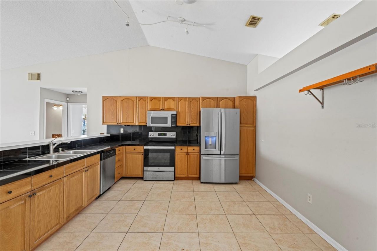 5958 NW Baynard Drive, Port Saint Lucie, FL 34986 Photo